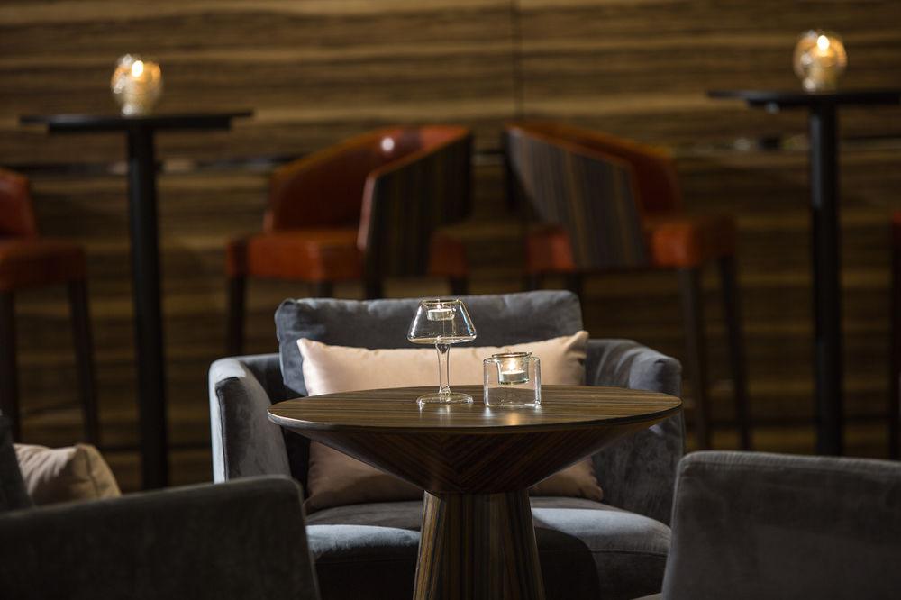 Renaissance Johor Bahru Hotel מראה חיצוני תמונה The lounge at the hotel