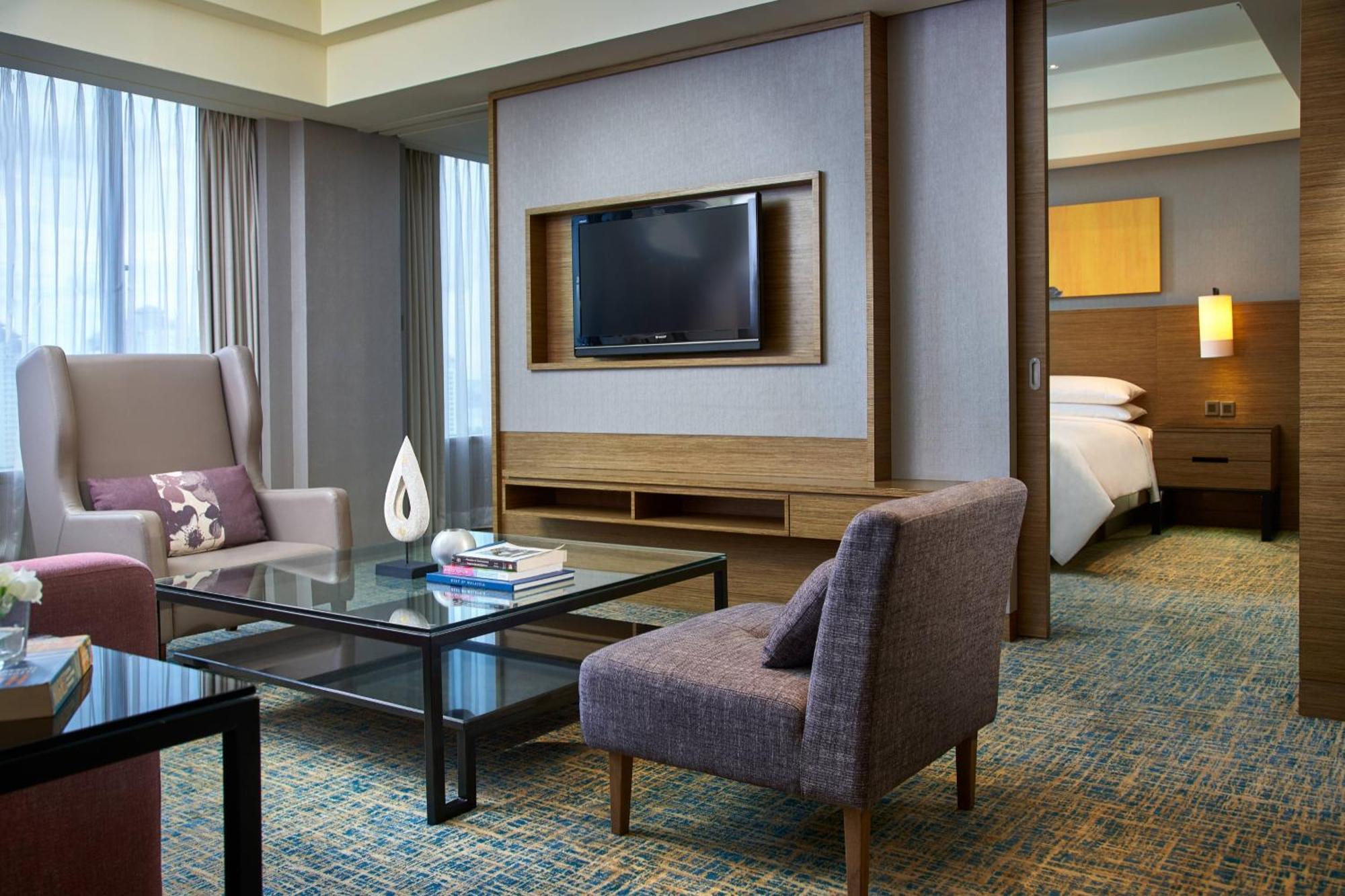 Renaissance Johor Bahru Hotel מראה חיצוני תמונה A suite at the hotel