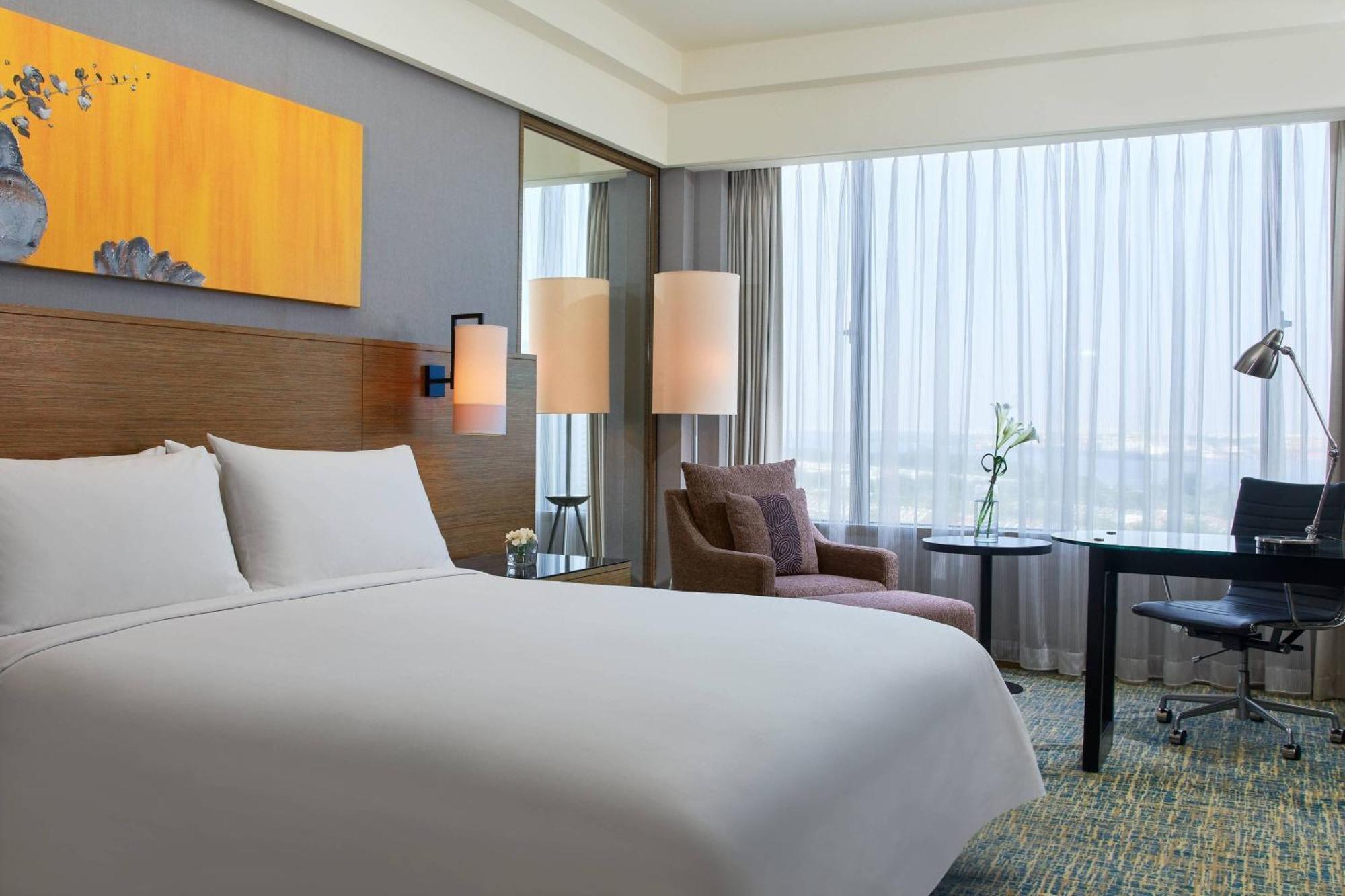 Renaissance Johor Bahru Hotel מראה חיצוני תמונה Deluxe Room